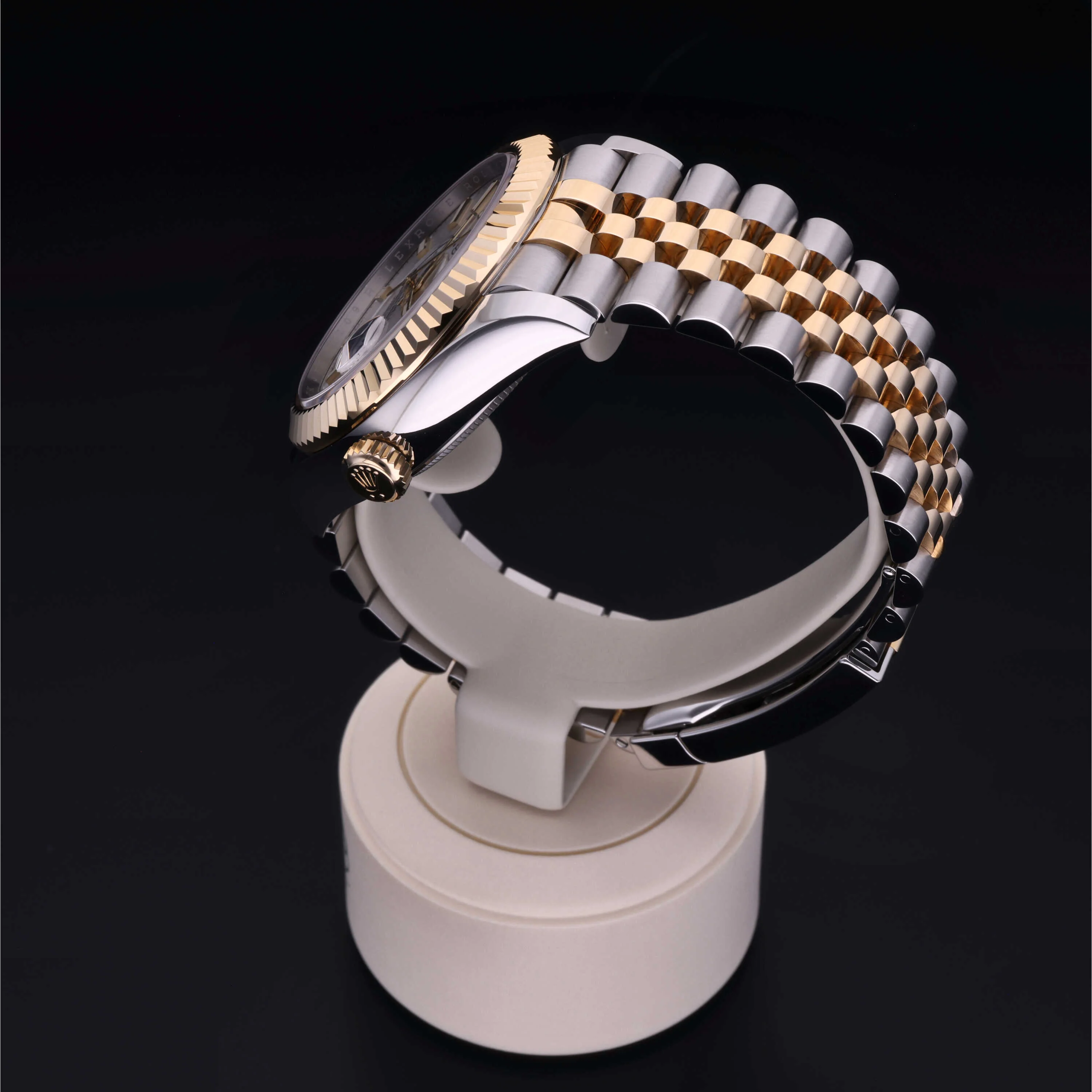 Sky‑Dweller - Image 17